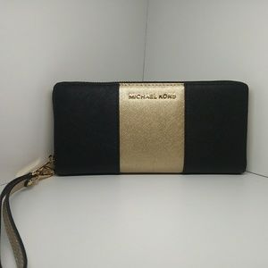 Michael Kors Met Center Stripe Wristlet